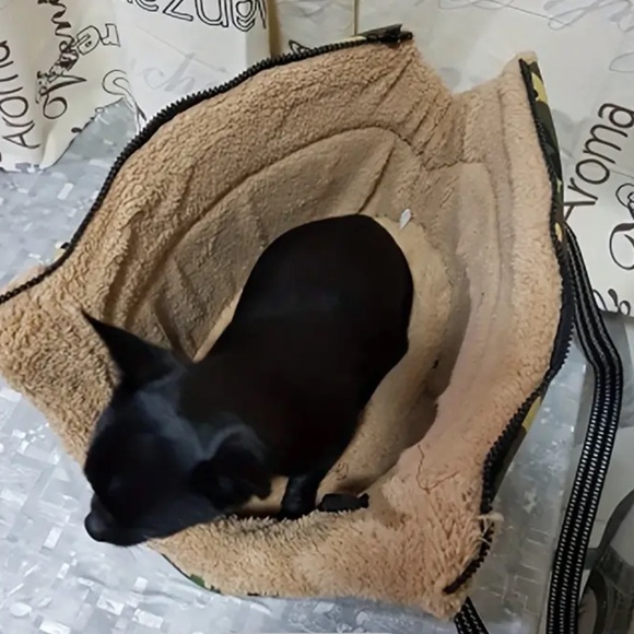 Packable Pet Carrier Plush Bag for small dogs/cats size Medium - Picture 7 of 8